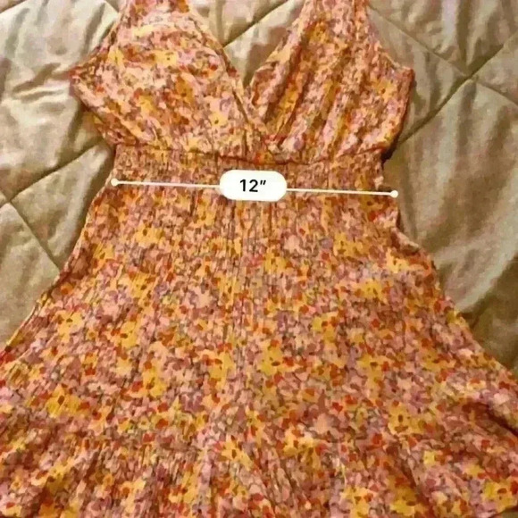 Rewind Floral Front Wrap Romper Medium - Picture 5 of 8